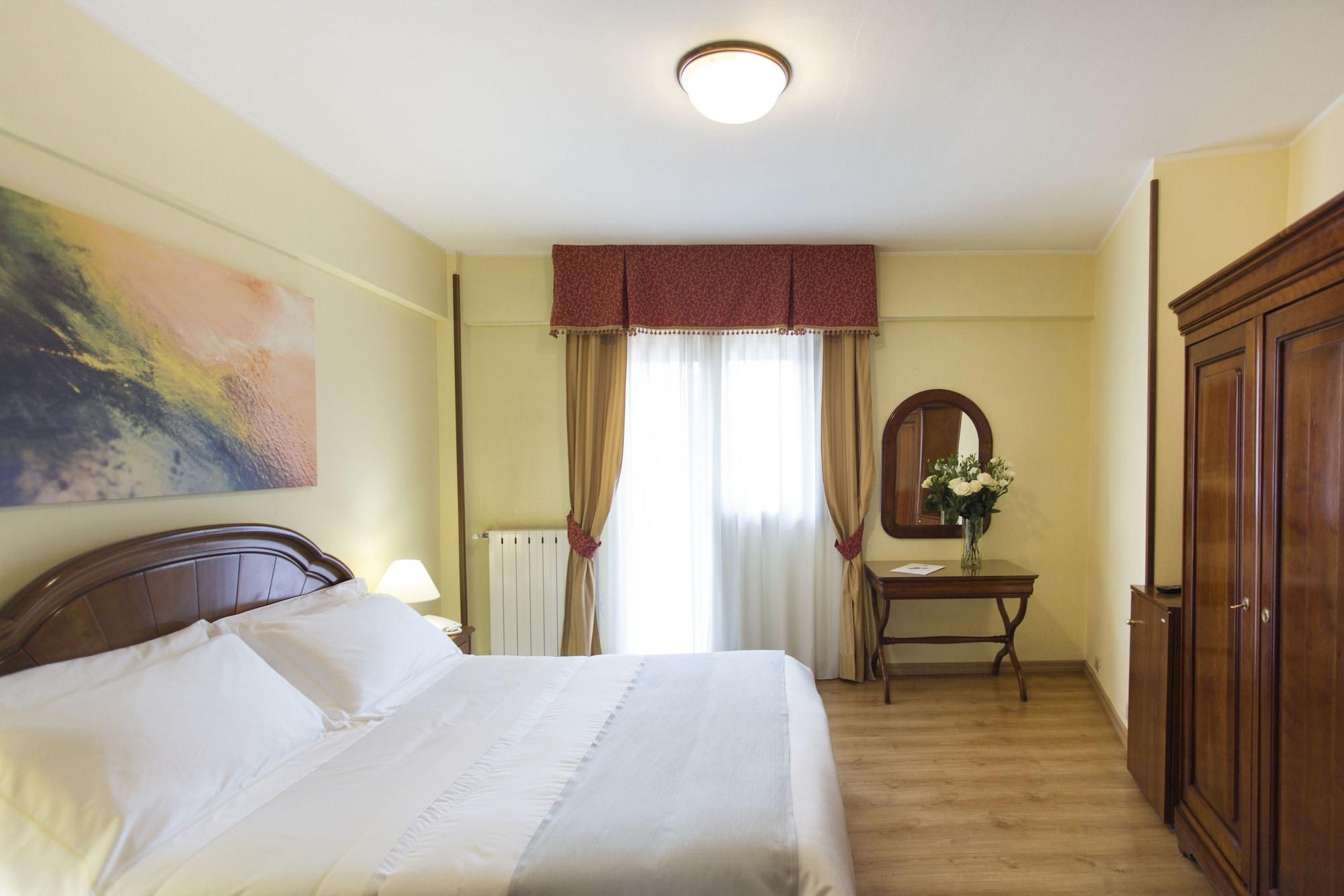 Grand Hotel Del Parco بيسكاسيرولي المظهر الخارجي الصورة