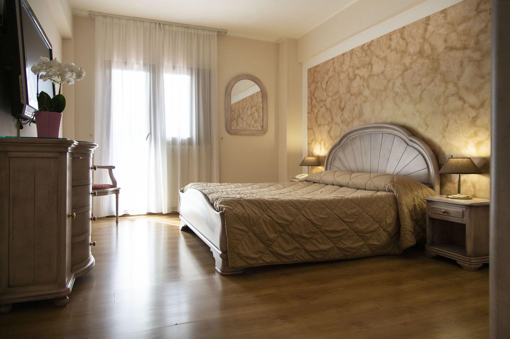 Grand Hotel Del Parco بيسكاسيرولي المظهر الخارجي الصورة