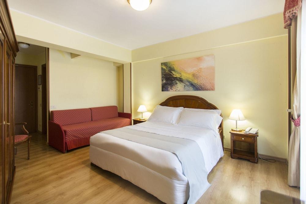 Grand Hotel Del Parco بيسكاسيرولي المظهر الخارجي الصورة