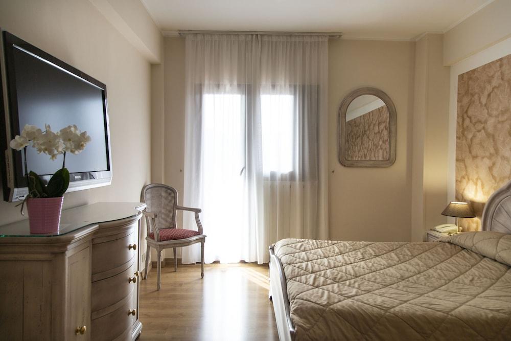 Grand Hotel Del Parco بيسكاسيرولي المظهر الخارجي الصورة