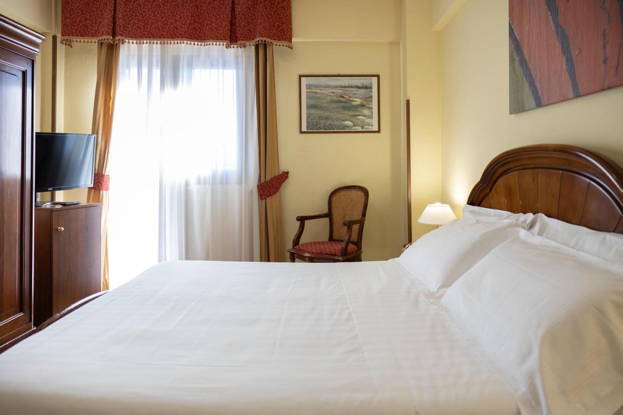 Grand Hotel Del Parco بيسكاسيرولي الغرفة الصورة