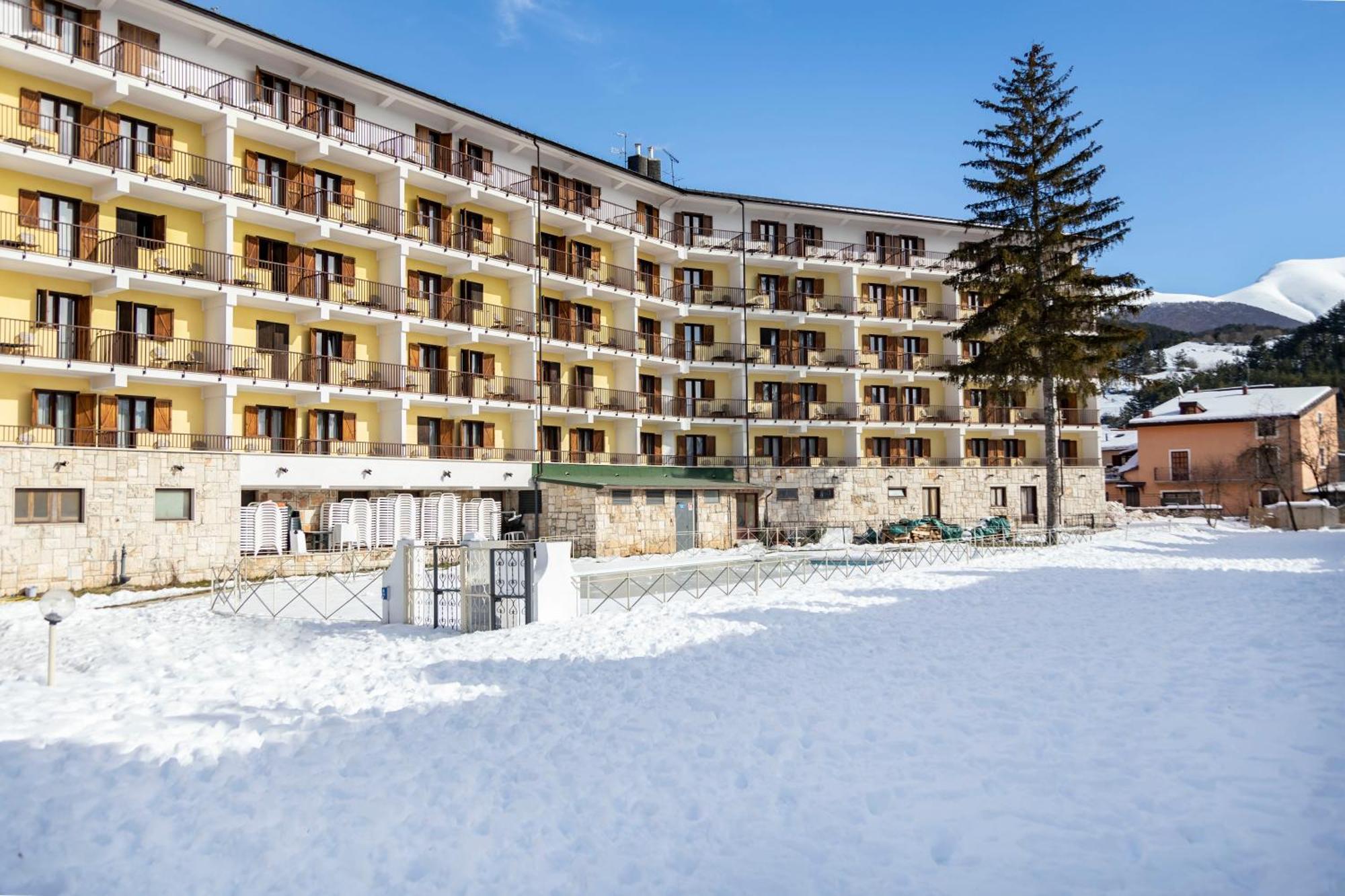 Grand Hotel Del Parco بيسكاسيرولي المظهر الخارجي الصورة