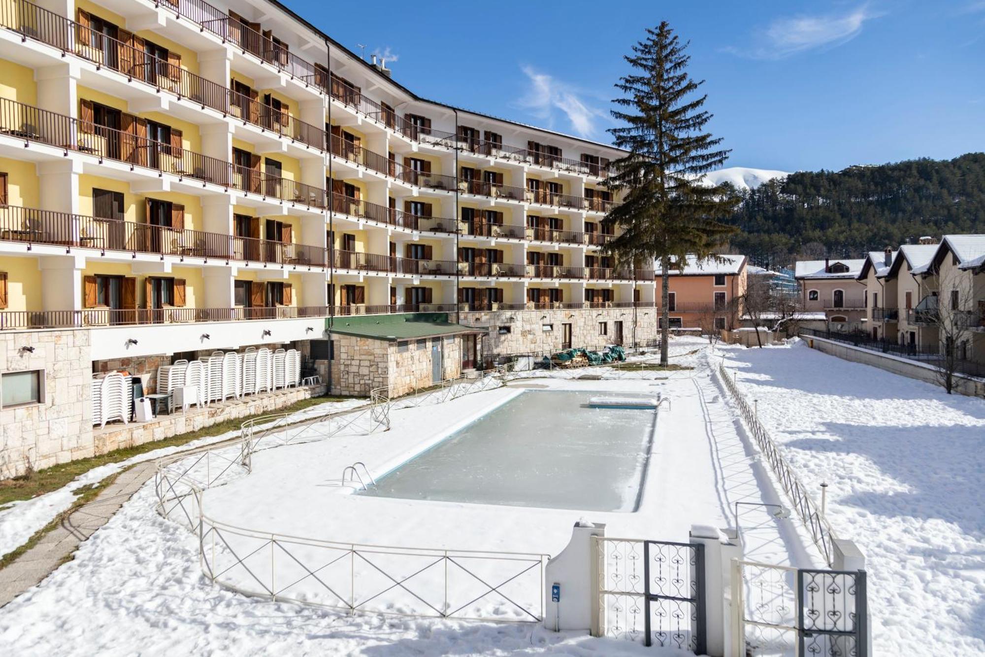 Grand Hotel Del Parco بيسكاسيرولي المظهر الخارجي الصورة